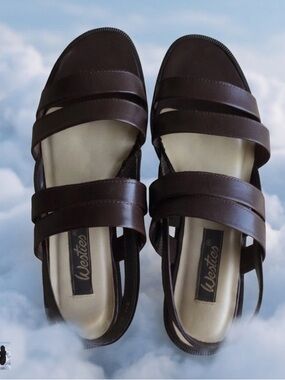 BROWN SANDALS  NEW w/ box